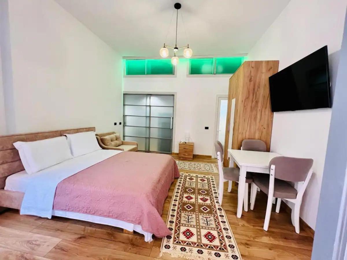 Comfy Studio In City Center Tirana Buitenkant foto