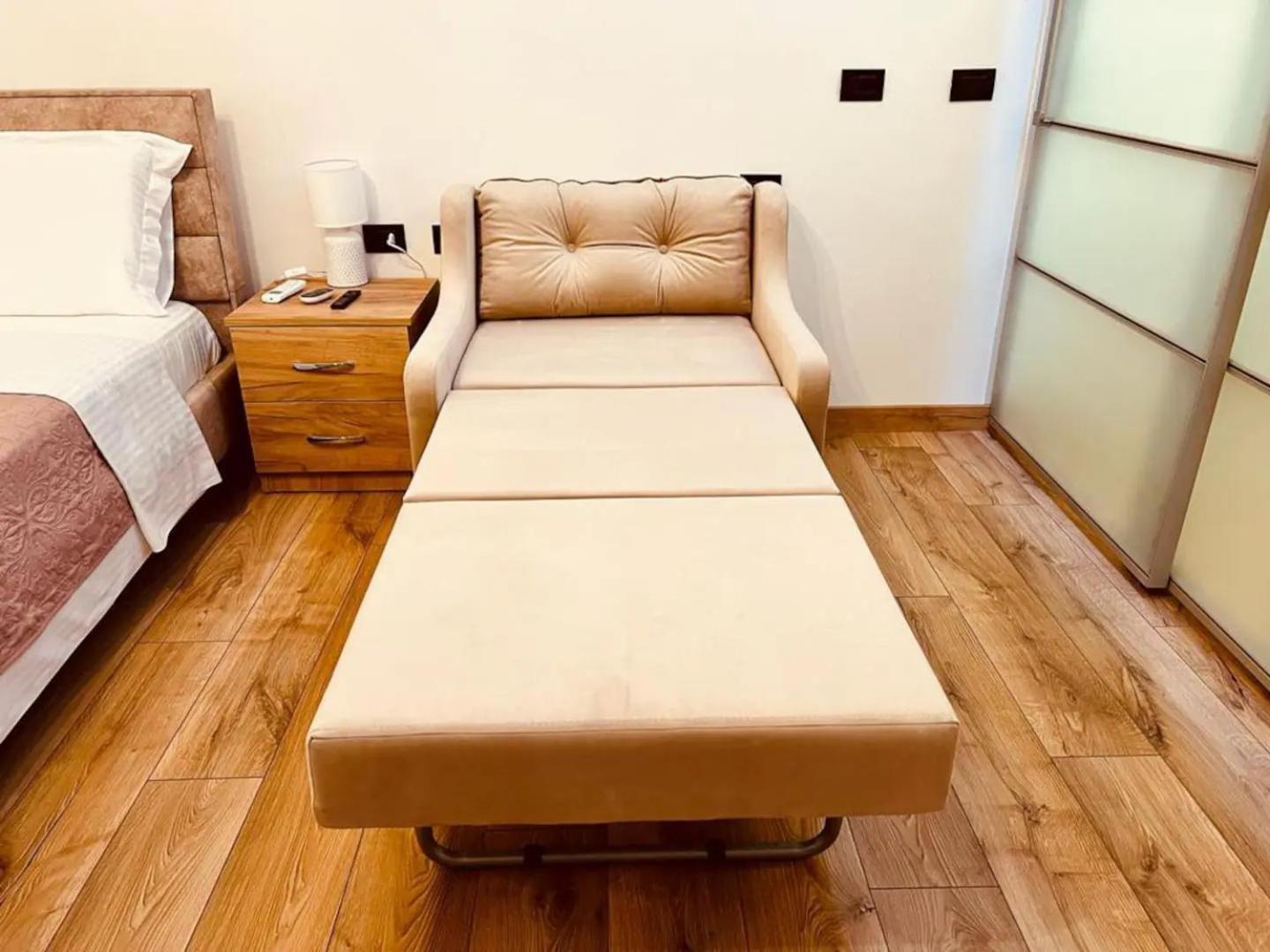 Comfy Studio In City Center Tirana Buitenkant foto